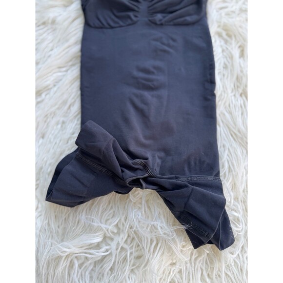 Skims Seamless Sculpt Strapless Shortie Bodysuit Onyx 
Size Medium - Picture 8 of 12